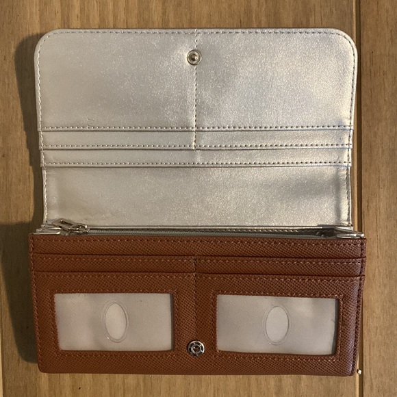 Guess Wallet - Picture 4 of 5